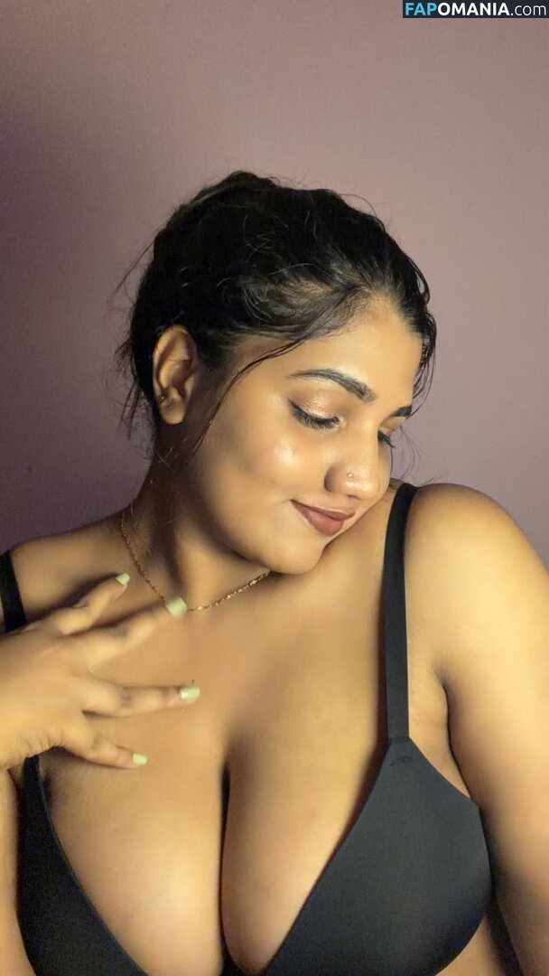 Saranya Santhosh / https: Nudo OnlyFans  Foto trapelata #1