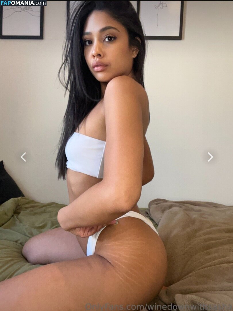 Sasha The Sommelier / _sashafrancesca / winedownwithsasha Nudo OnlyFans  Foto trapelata #1