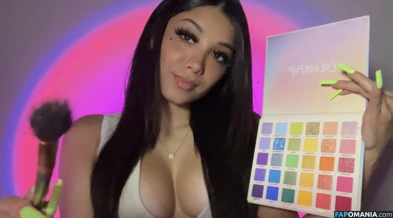 SassySounds ASMR / SassysoundsASMR / sassyselenaaaa / selenaaasasmr Nudo OnlyFans  Foto trapelata #4