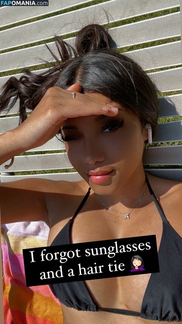 SassySounds ASMR / SassysoundsASMR / sassyselenaaaa / selenaaasasmr Nudo OnlyFans  Foto trapelata #10