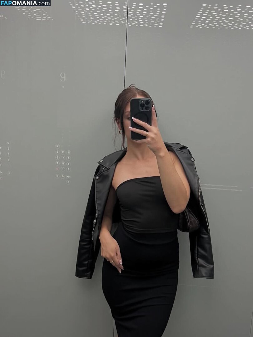 eminkarosikova / emrosik_ / secretofema Nudo OnlyFans  Foto trapelata #11