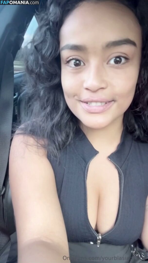 Self Booba Licking Videos / lizzobeeating Nudo OnlyFans  Foto trapelata #8
