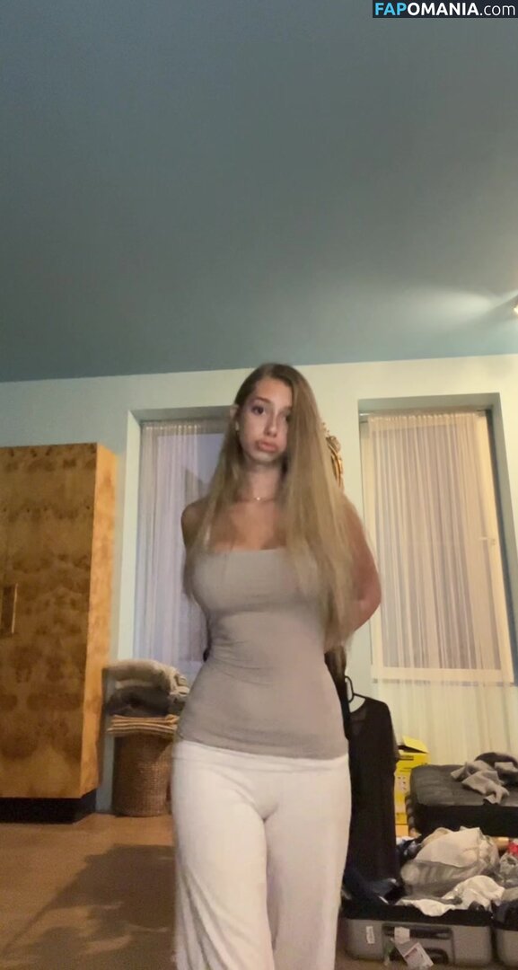 https: / sofyaplotnikova / xsofya_x Nudo OnlyFans  Foto trapelata #3
