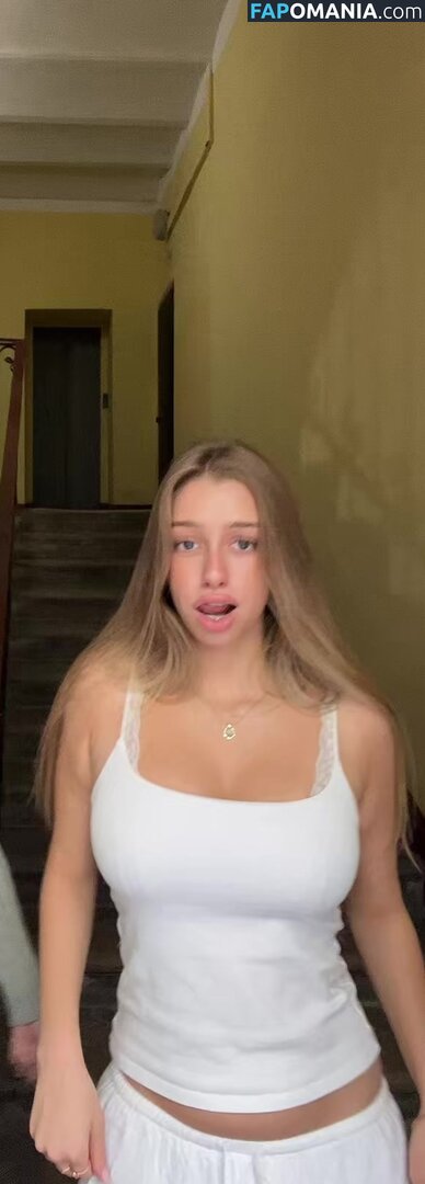 https: / sofyaplotnikova / xsofya_x Nudo OnlyFans  Foto trapelata #10