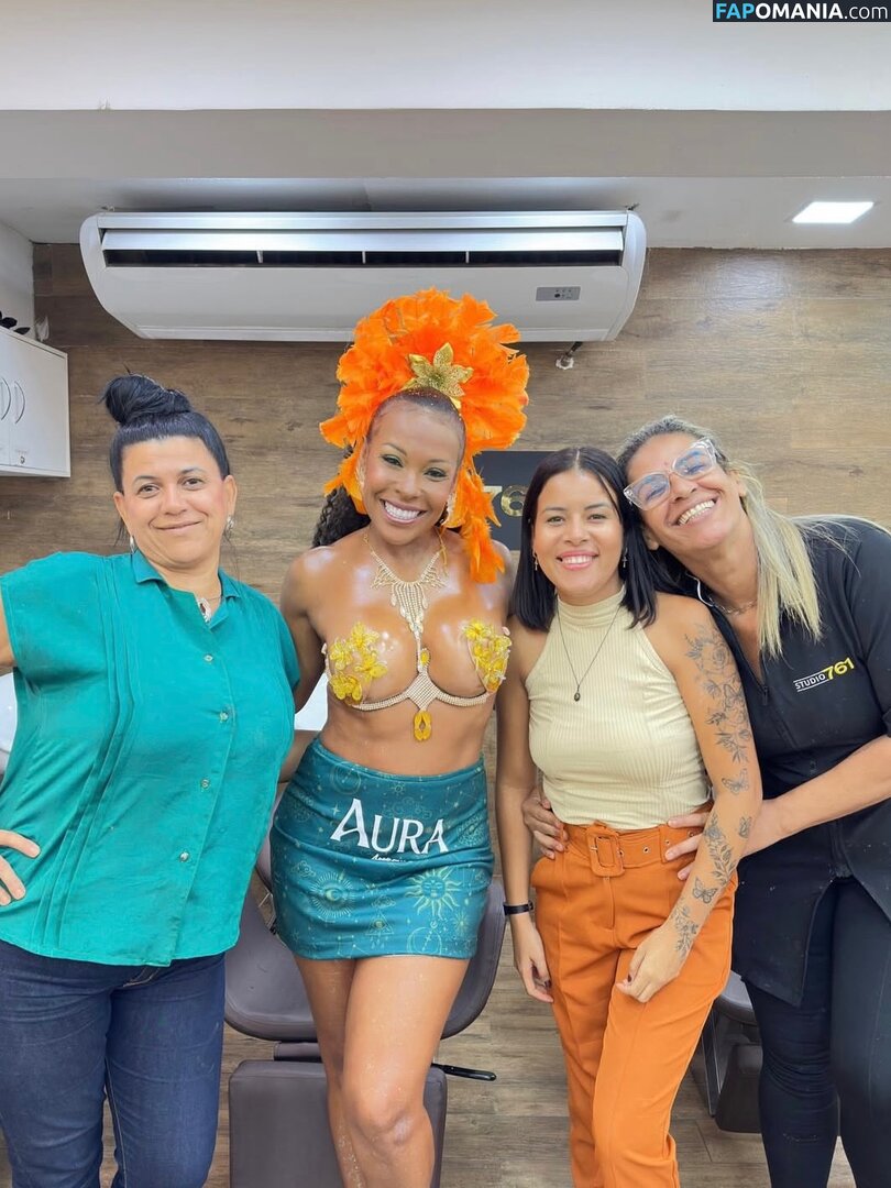 BBB 4 / Solange Vega / https: / solvegaoficial Nudo OnlyFans  Foto trapelata #3