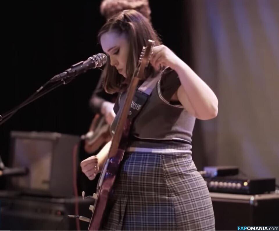 Soccer Mommy / Sophia Allison / soccermommyband Nudo OnlyFans  Foto trapelata #3