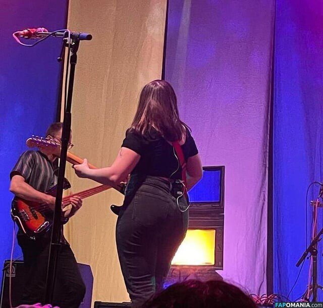 Soccer Mommy / Sophia Allison / soccermommyband Nudo OnlyFans  Foto trapelata #5