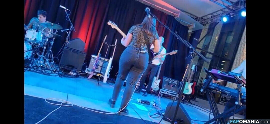 Soccer Mommy / Sophia Allison / soccermommyband Nudo OnlyFans  Foto trapelata #6