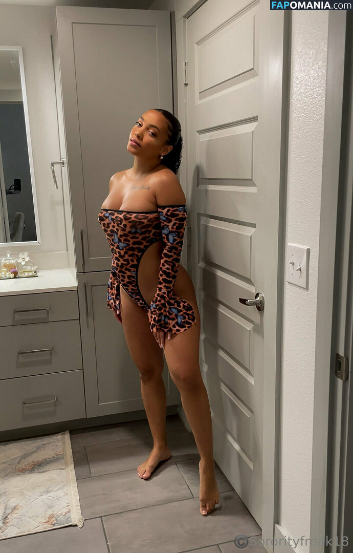asualphaphi / sororityfreak18 Nudo OnlyFans  Foto trapelata #164