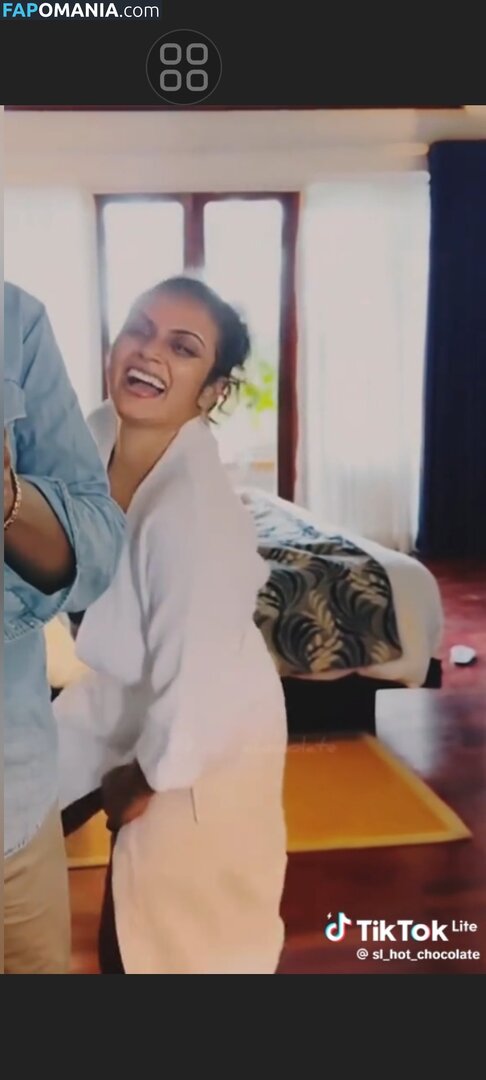 Sri Lanka / Sri Lankan Girls / hashini.guruge / poojaniperera Nudo OnlyFans  Foto trapelata #133