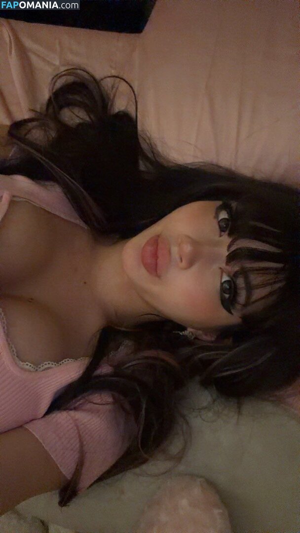 beanluvr13 / strawbari.zz / strawbarie / strawbarizz Nudo OnlyFans  Foto trapelata #2