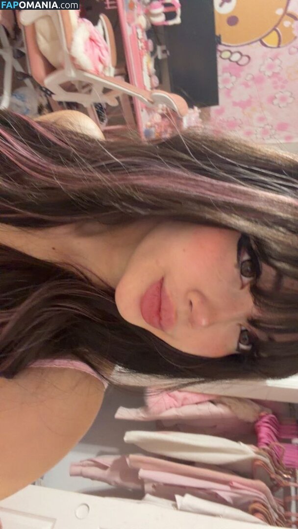 beanluvr13 / strawbari.zz / strawbarie / strawbarizz Nudo OnlyFans  Foto trapelata #4