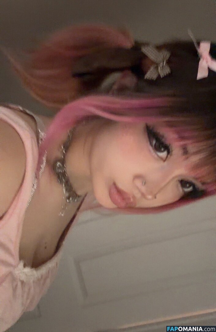 beanluvr13 / strawbari.zz / strawbarie / strawbarizz Nudo OnlyFans  Foto trapelata #6