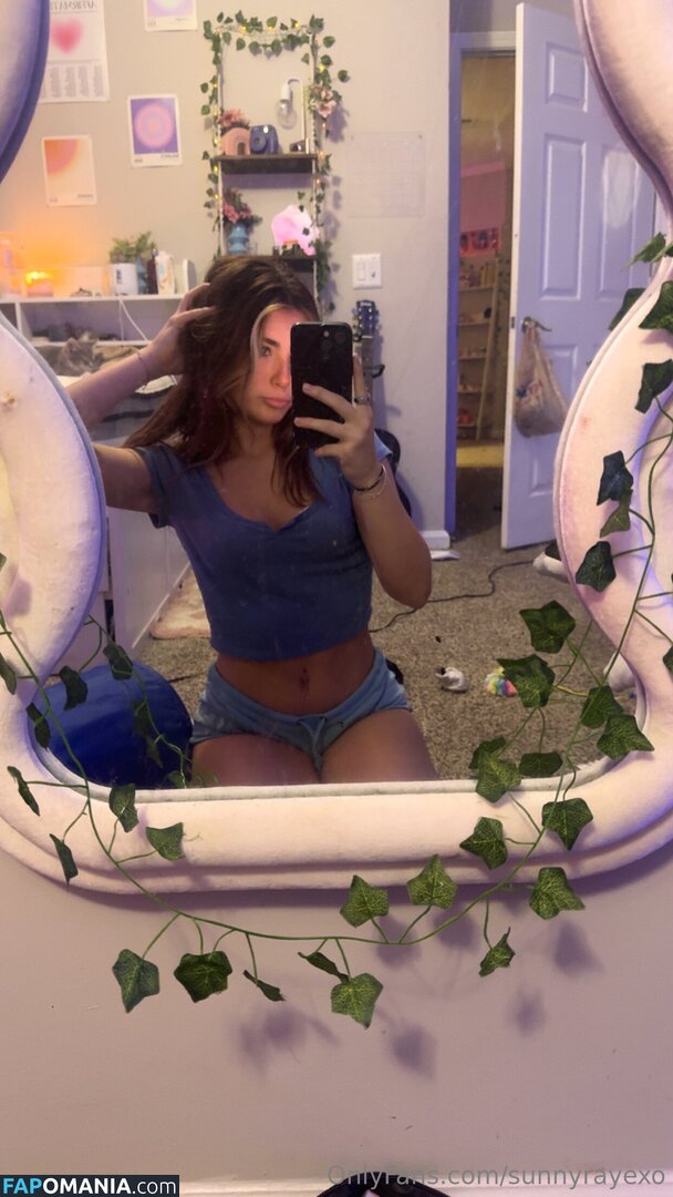 https: / sunnyrayexo / sunnyrayexoxo / sunnyrayxo / sunnyrayyxo Nudo OnlyFans  Foto trapelata #3