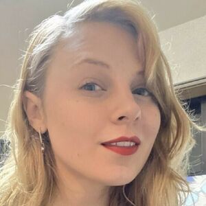 Sydney Poniewaz