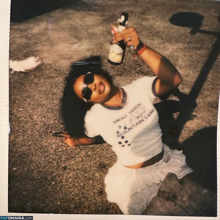 SZA / Solana Rowe / thejad3x Nudo OnlyFans  Foto trapelata #8