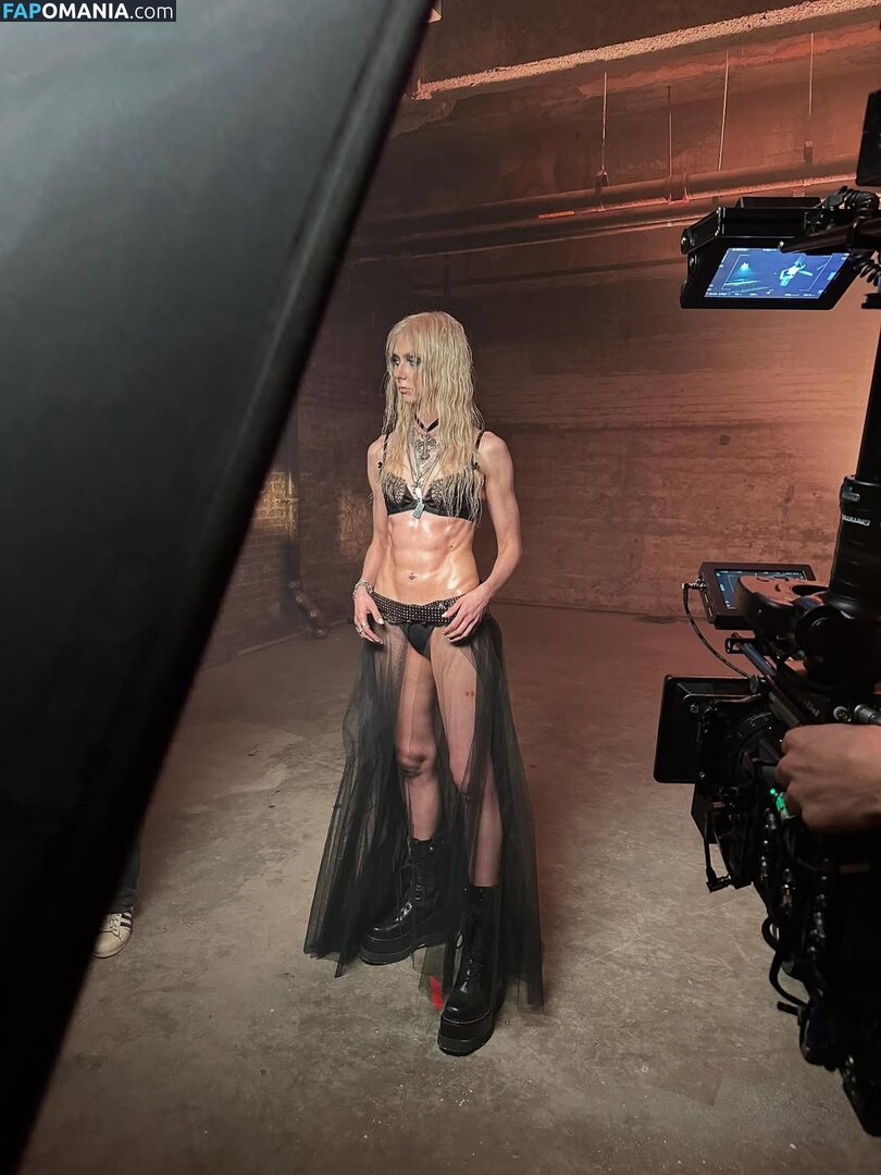 Taylor Momsen / aryelsoul / taylormomsen Nudo OnlyFans  Foto trapelata #700