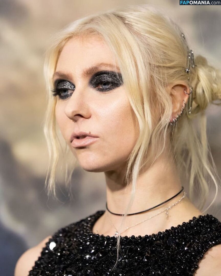 Taylor Momsen / aryelsoul / taylormomsen Nudo OnlyFans  Foto trapelata #707