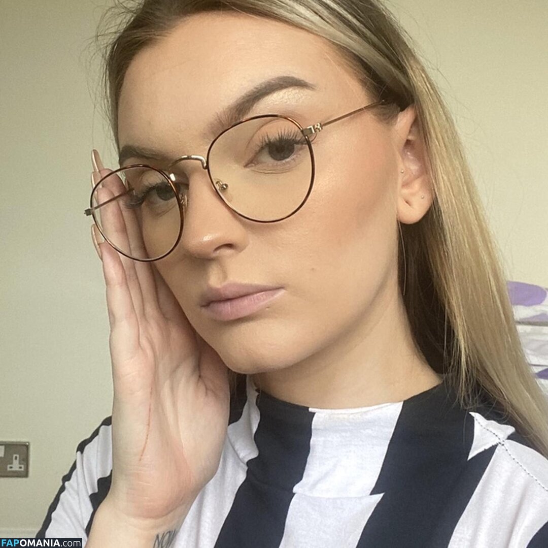 cl0ut / th0tb0t Nudo OnlyFans  Foto trapelata #9