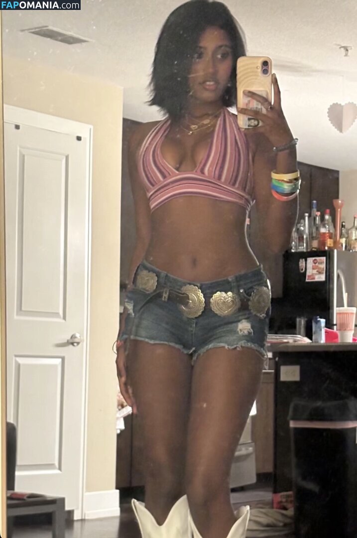 Thya Sridharan / thya.sridharan Nudo OnlyFans  Foto trapelata #3