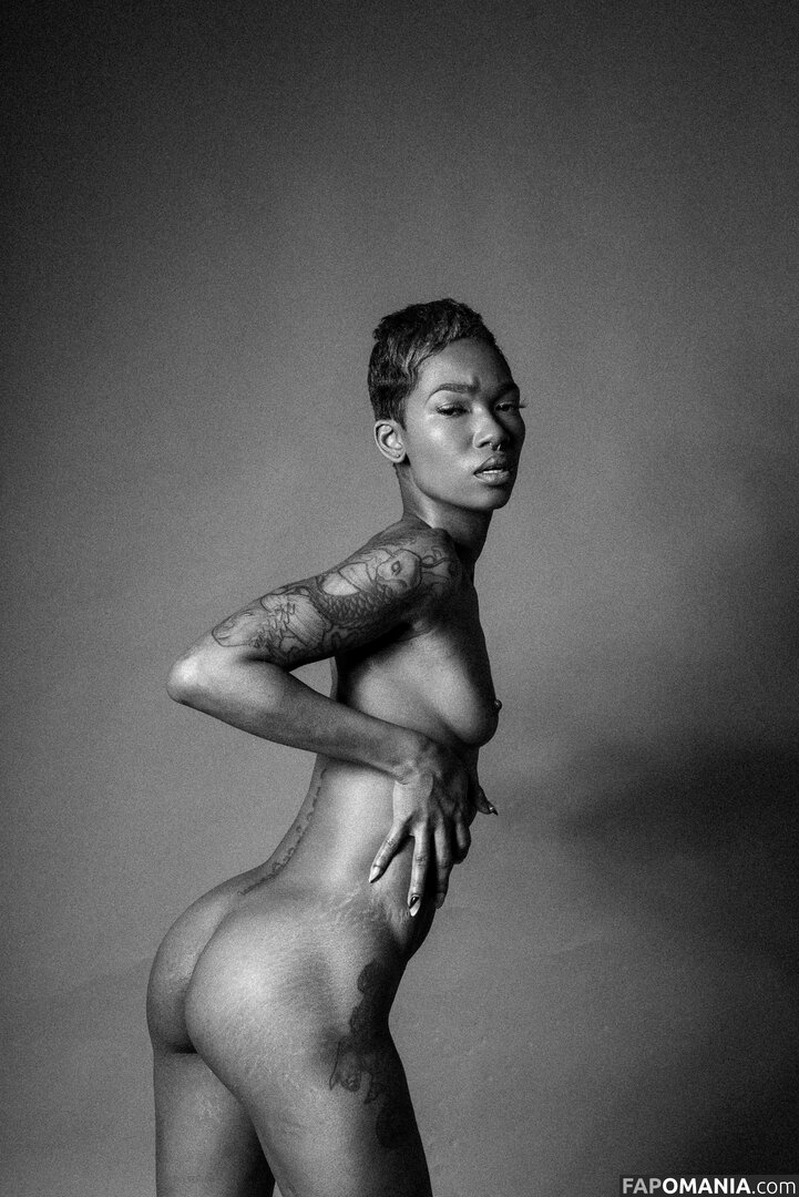 TheRealTiaReid / Tia Reid / corpsdedieu / https: / officialtiareid Nudo OnlyFans  Foto trapelata #13