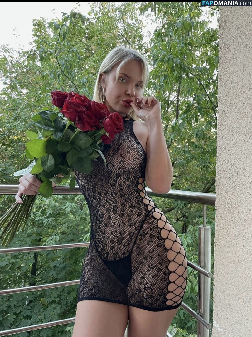Tomskaya Lubov / l_tomskaia / tomskaya_lyubov_ Nudo OnlyFans  Foto trapelata #7