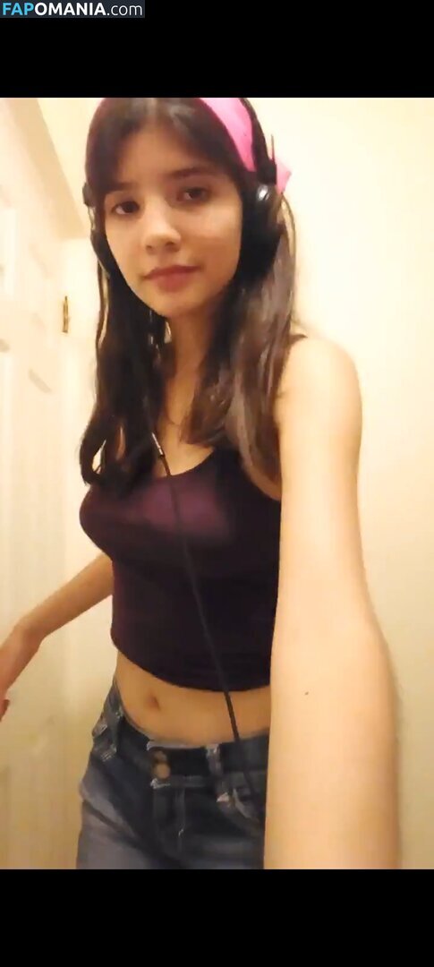 ValeCast0705 / Valeria Castañeda Nudo OnlyFans  Foto trapelata #1