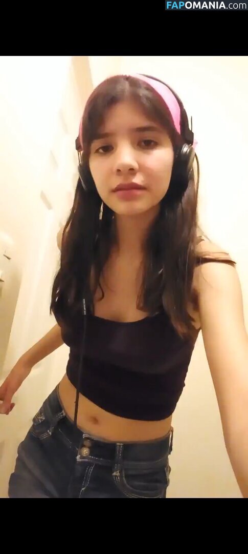 ValeCast0705 / Valeria Castañeda Nudo OnlyFans  Foto trapelata #2