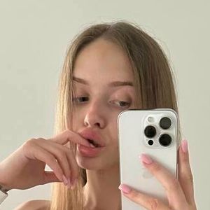 Valerie Flor