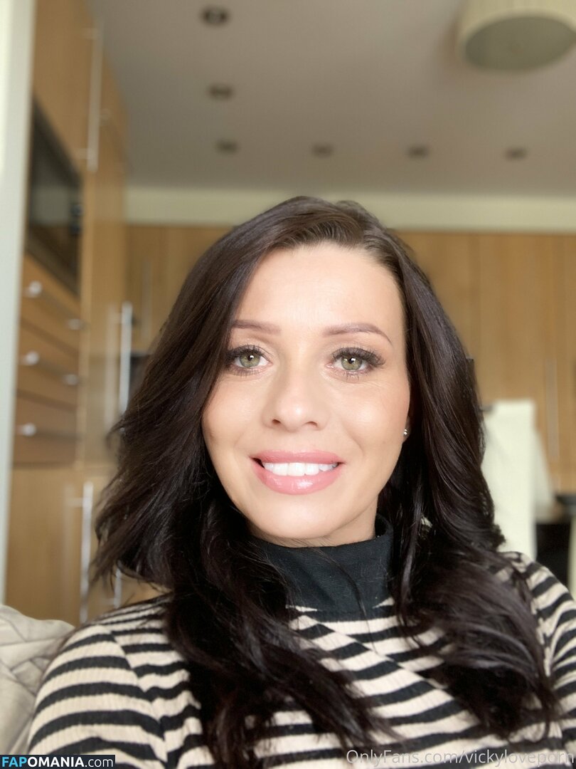 vickiebrownofficial / vickyloveporn Nudo OnlyFans  Foto trapelata #19
