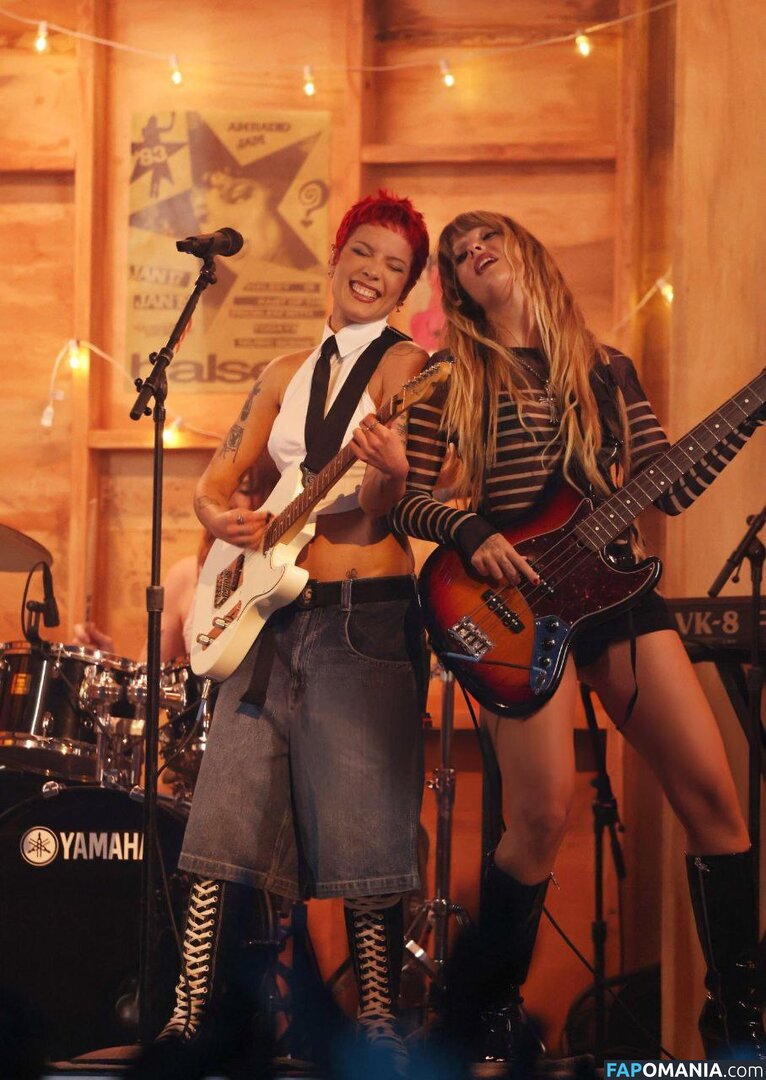 Maneskin bassist / Victoria De Angelis / vicdeangelis Nudo OnlyFans  Foto trapelata #1076