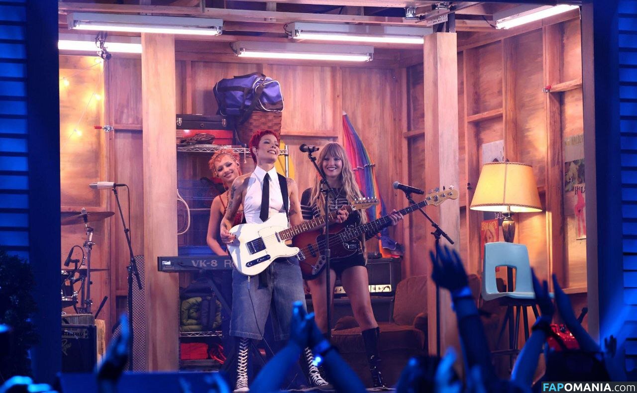 Maneskin bassist / Victoria De Angelis / vicdeangelis Nudo OnlyFans  Foto trapelata #1080