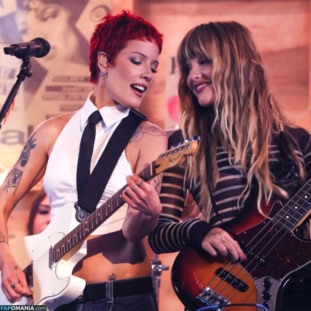 Maneskin bassist / Victoria De Angelis / vicdeangelis Nudo OnlyFans  Foto trapelata #1084