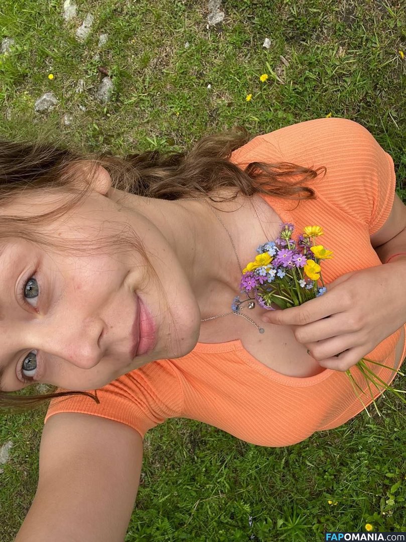 _vitaniemi01 / bloom.xvi / nayane_vitali01 / vitaniemi Nudo OnlyFans  Foto trapelata #18