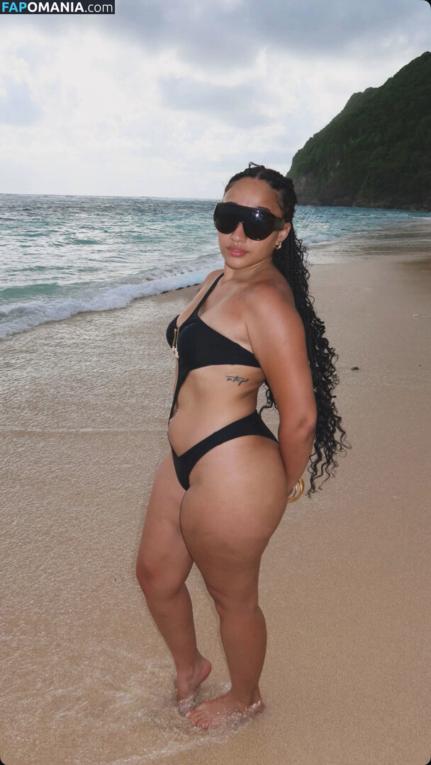 Keepingup.wityami / Yamile Duran Nudo OnlyFans  Foto trapelata #1