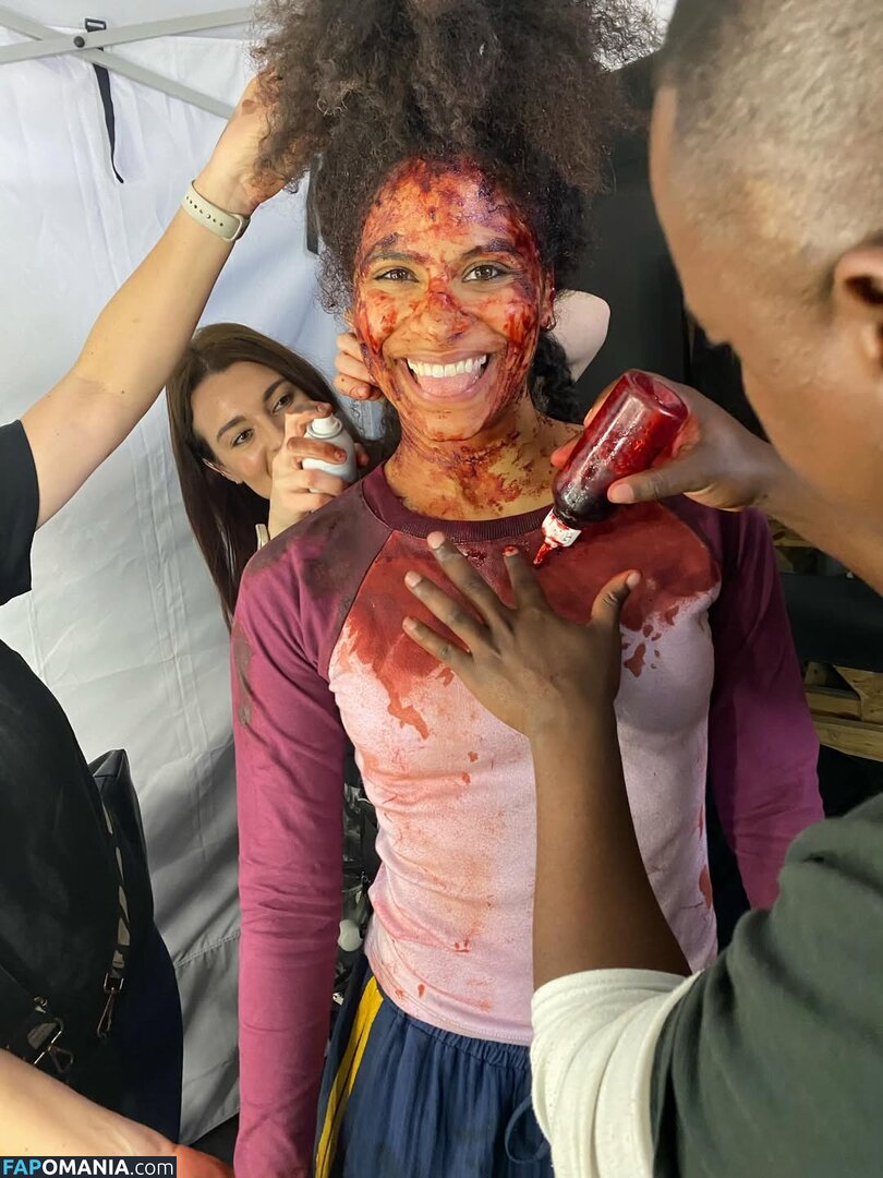 Zazie Beetz / zaziebeetz Nudo OnlyFans  Foto trapelata #4