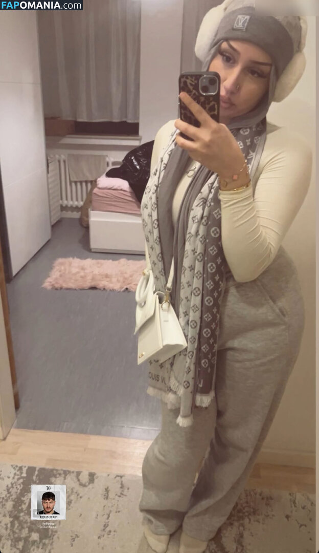 Zeynohijabi Nudo OnlyFans  Foto trapelata #8