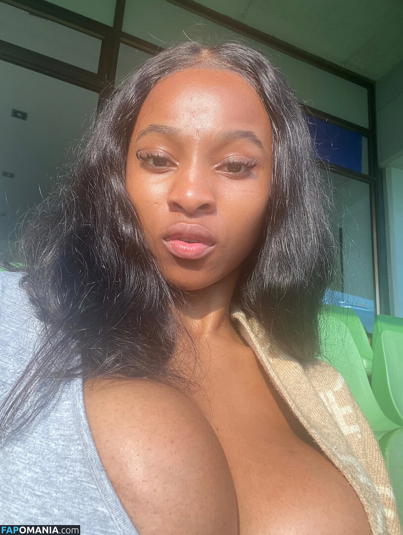 Zizipho Ondiswa / majokwenizizipho / zizipho_majokweni Nudo OnlyFans  Foto trapelata #5