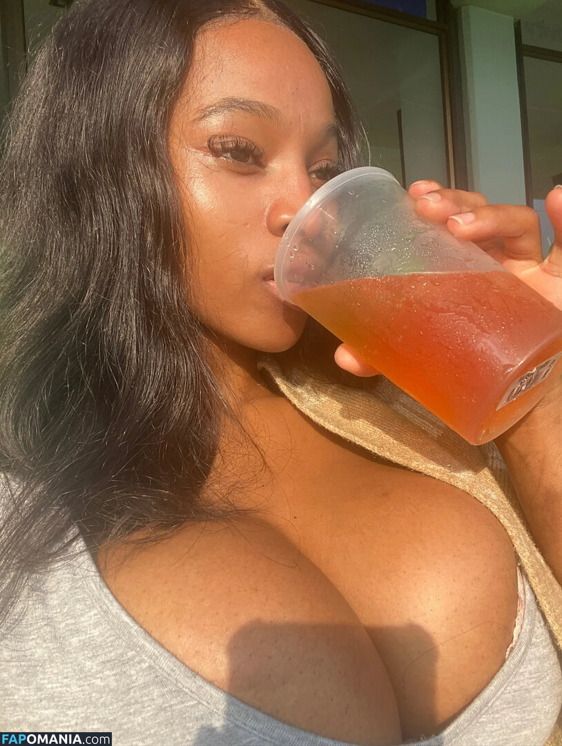 Zizipho Ondiswa / majokwenizizipho / zizipho_majokweni Nudo OnlyFans  Foto trapelata #6