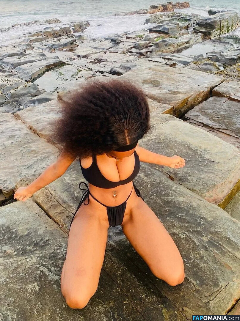 Zizipho Ondiswa / majokwenizizipho / zizipho_majokweni Nudo OnlyFans  Foto trapelata #19