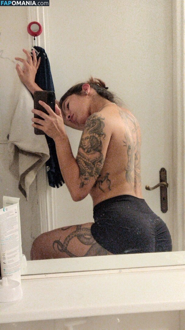 Aline Tavares / Zumbificad4 Nudo OnlyFans  Foto trapelata #2